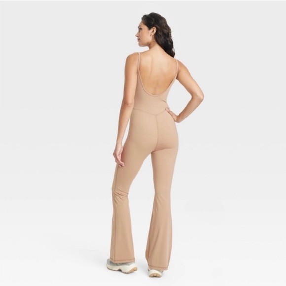 JoyLab Flare Leg Sleeveless Bodysuit Unitard NW
Jumpsuit One-Piece Large Tan - Picture 3 of 8